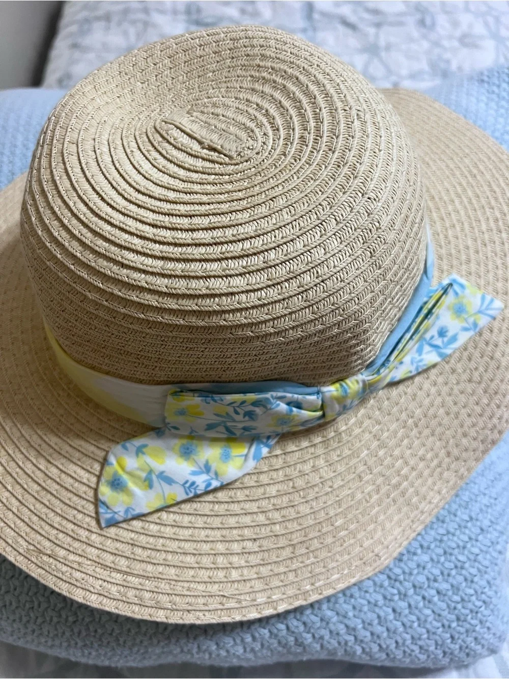 Beige Kids Straw Sun Hat with Pastel Blue & Yellow Floral Bow EUC Youth Girl